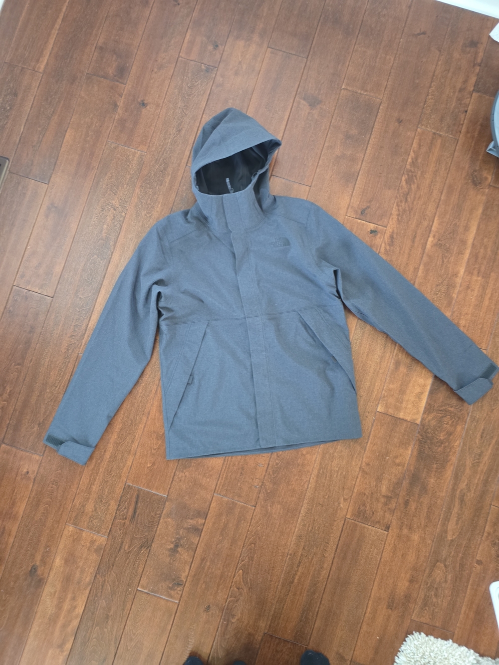 The North Face Men's Medium Apex Flex DryVent Softshell Jacket Grey